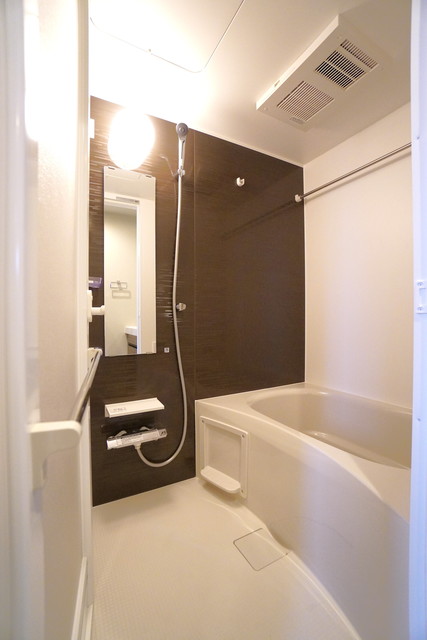 バス・シャワールーム　※写真は同タイプ住戸です。