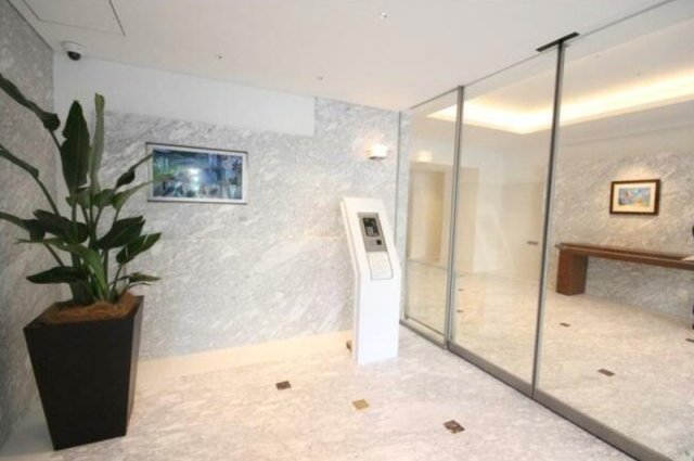 エントランス　エントランス