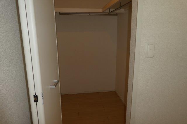 収納　ウォークインクローゼット