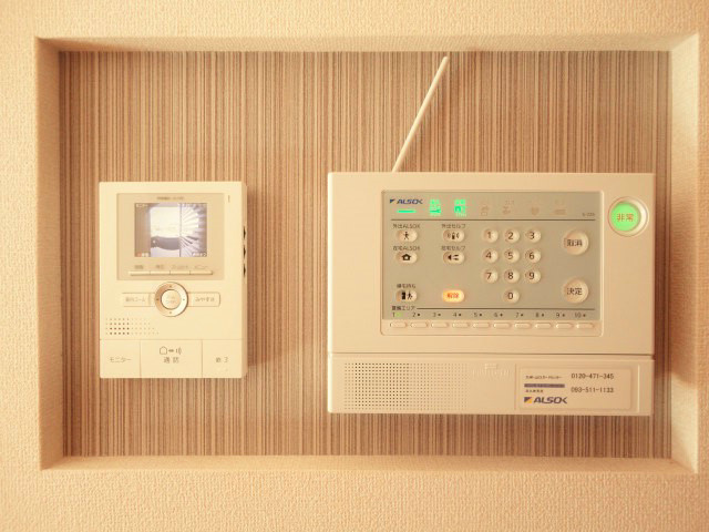 セキュリティ　ボタン一つ、警報一つでガードマンが駆けつけます！