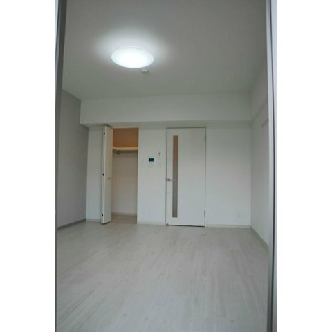 居室・リビング　洋室9.7帖の１Kです♪