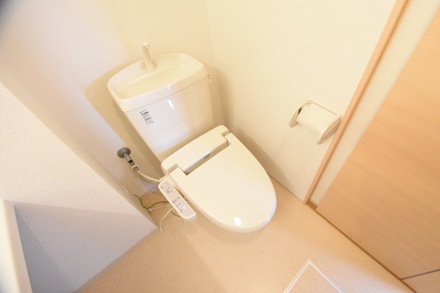 トイレ　温水洗浄便座付きでおすすめ！