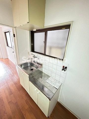 キッチン　コンパクトなキッチンで掃除もラクラク