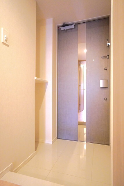 玄関　※写真は同タイプ住戸です。
