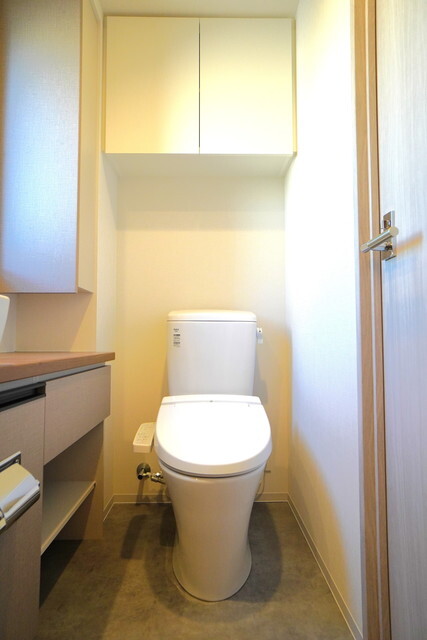 トイレ　※写真は同タイプ住戸です。