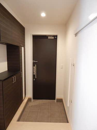 玄関　シューズボックス付きの玄関です☆