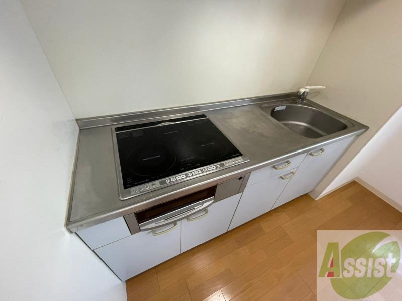 キッチン　キッチンにはＩＨクッキングヒーターも完備です！