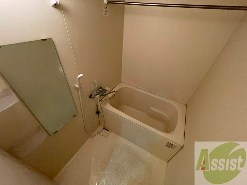 バス・シャワールーム　お風呂になります。一日の疲れを癒してくださいね。