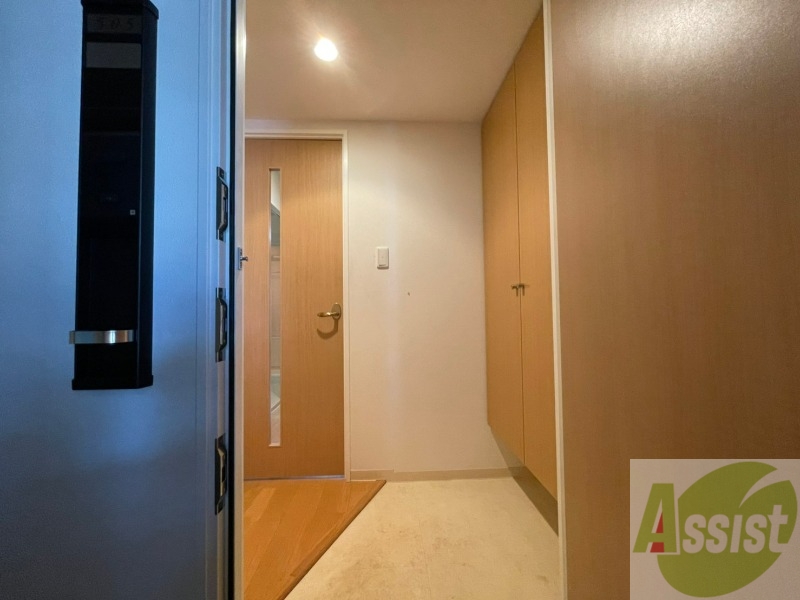 玄関　玄関です。白を基調としていて清潔感があります！