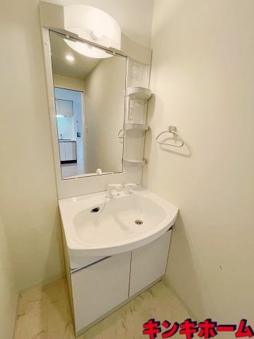 洗面設備　写真は別のお部屋です。