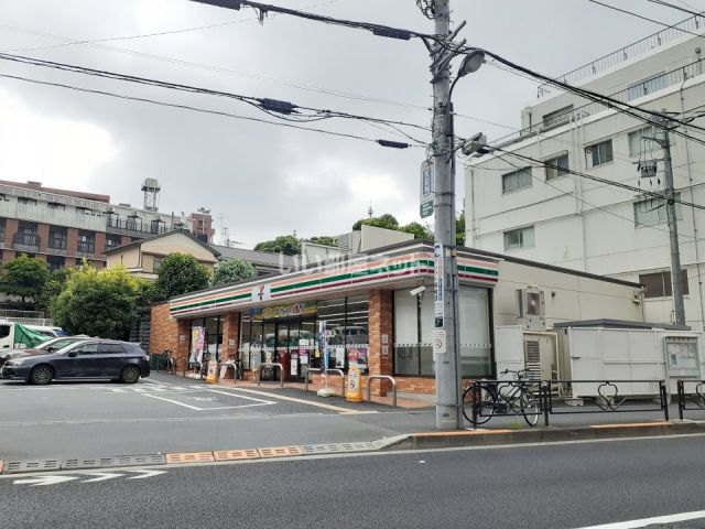コンビニ　セブンイレブン文京春日一丁目店（コンビニ）まで205m