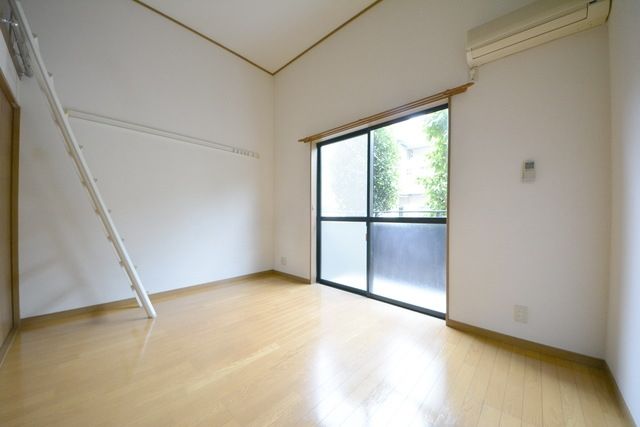 居室・リビング　内装