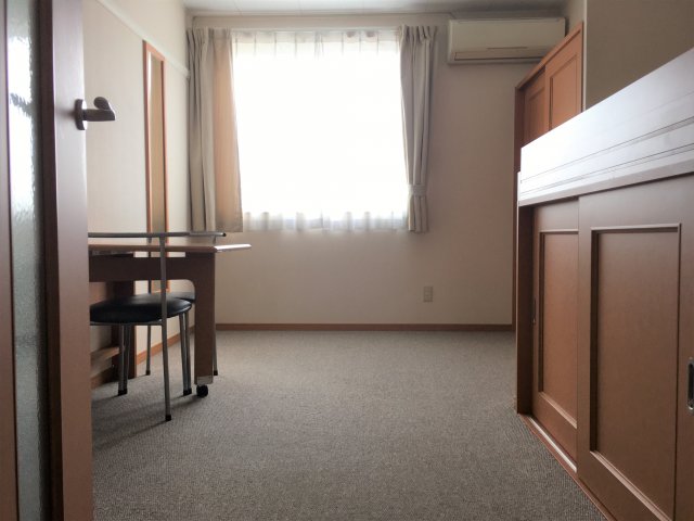 居室・リビング　日当たりがよく、風通しもよいお部屋です。