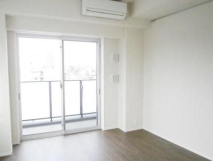 居室・リビング　写真は同タイプ住居です。