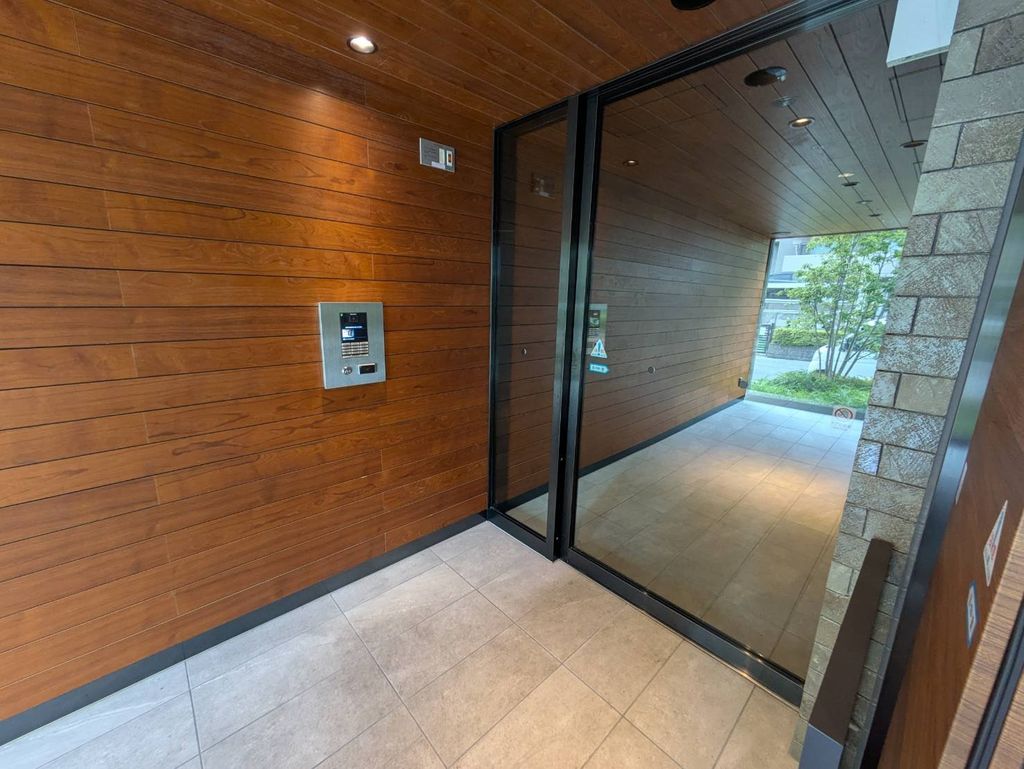 セキュリティ　エントランス