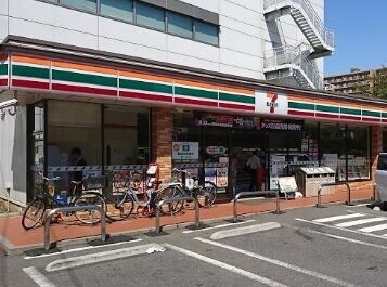 コンビニ　セブンイレブン和光白子2丁目店（コンビニ）まで579m