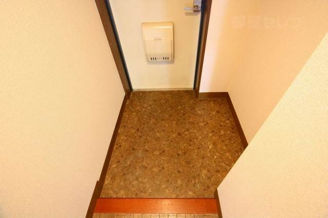 玄関　玄関の写真です。