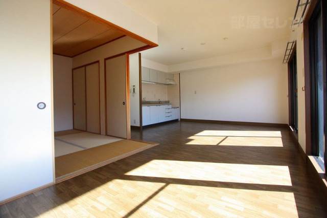 居室・リビング　日当たりの良いお部屋です。