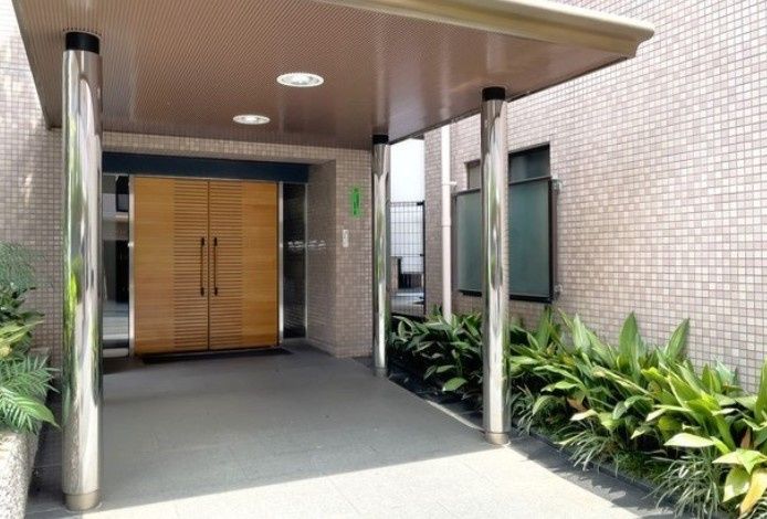 エントランス　ゆとりのあるエントランスです