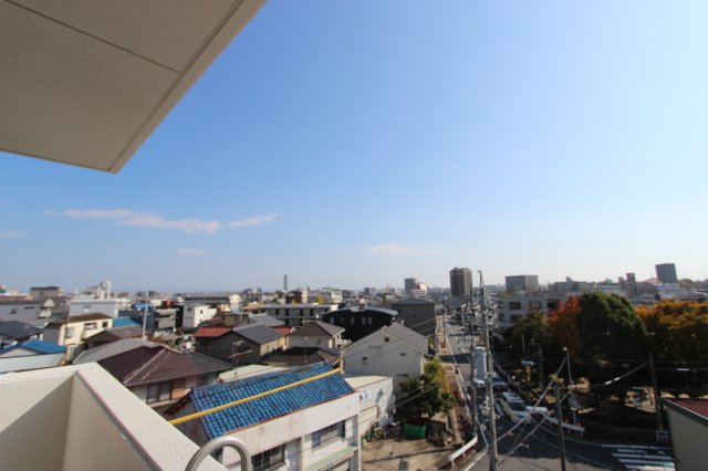 眺望　※同室タイプの画像です。内装の色などが異なる場合があります。