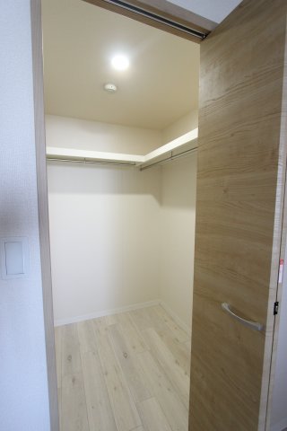 収納　※同室タイプの画像です。内装の色などが異なる場合があります。