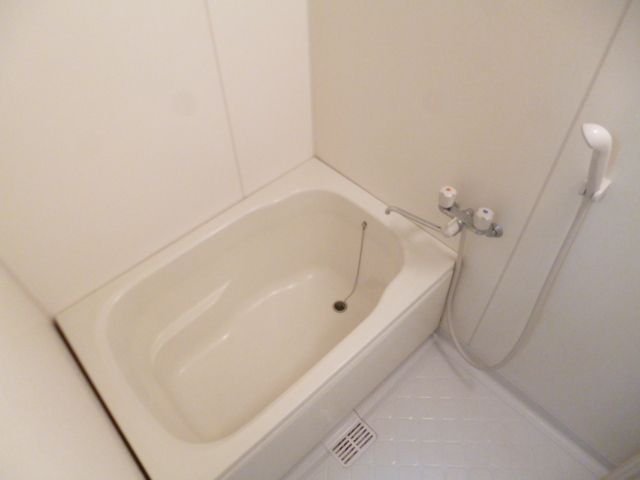 バス・シャワールーム　★浴槽も綺麗になってます★