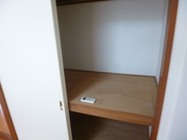 その他設備　★押入れタイプで収納たっぷりです★