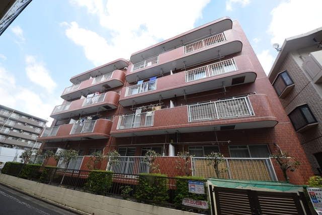 建物外観　★　どっしりとした外観のお部屋です　★