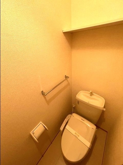 トイレ　温水洗浄暖房便座付き