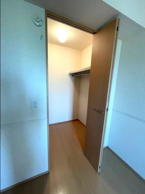 収納　ウォークインクローゼット