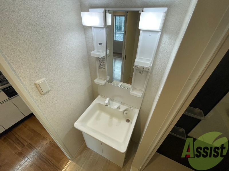 洗面設備　こちらに洗面台があります。朝の洗顔はこちらで。