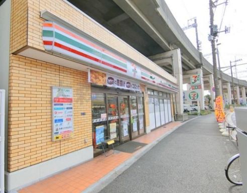 コンビニ　セブンイレブン東品川1丁目店（コンビニ）まで196m