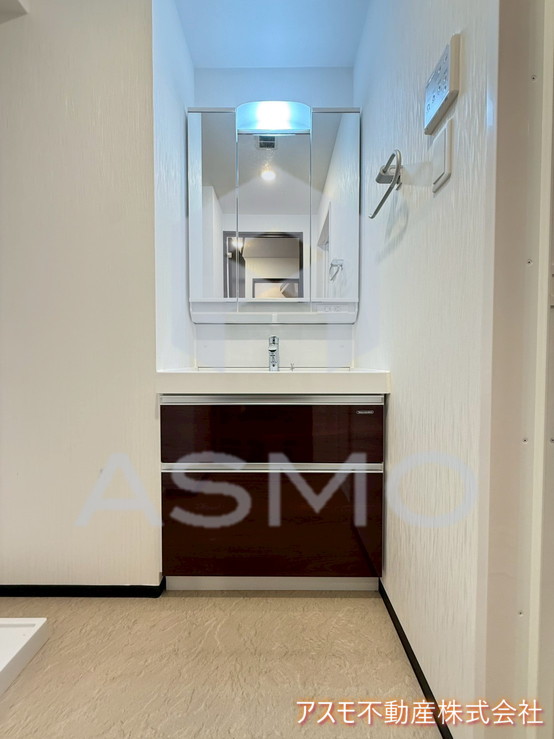 洗面設備　同マンション別部屋参考写真