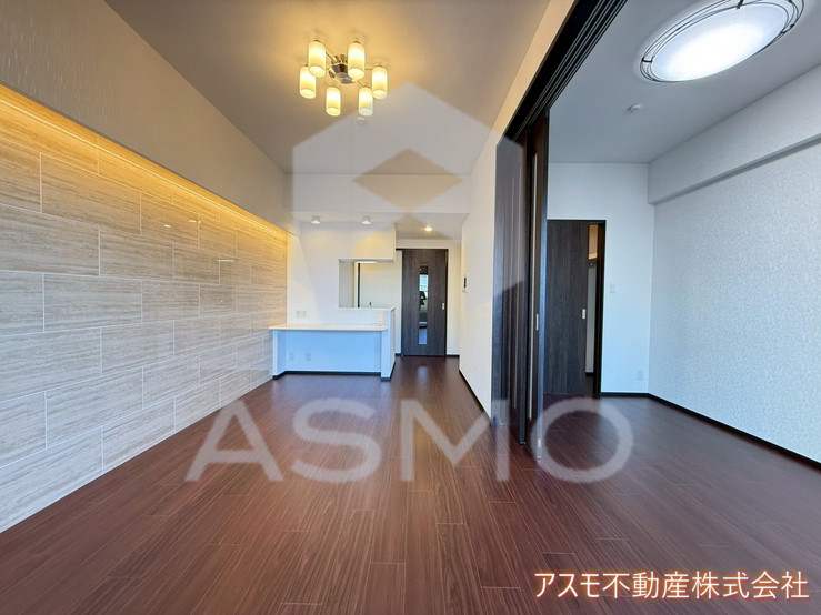 居室・リビング　同マンション別部屋参考写真