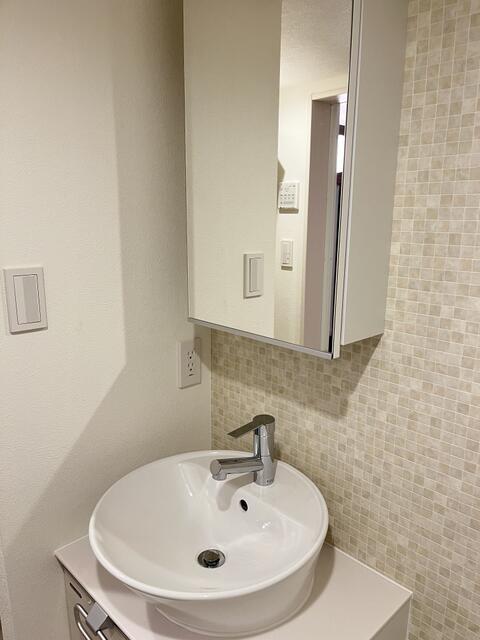 洗面設備　使いやすい独立洗面台です