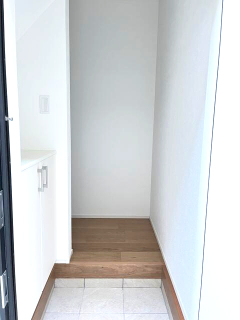 玄関　明るい玄関です