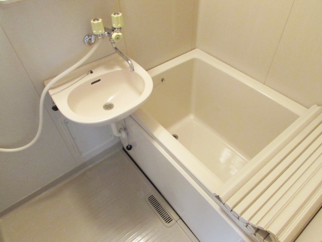 バス・シャワールーム　お風呂です