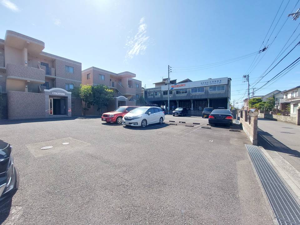 駐車場　駐車場