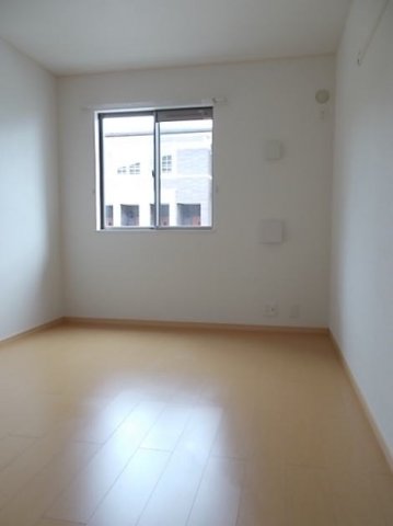 その他部屋・スペース　風通しも良い寝室です☆