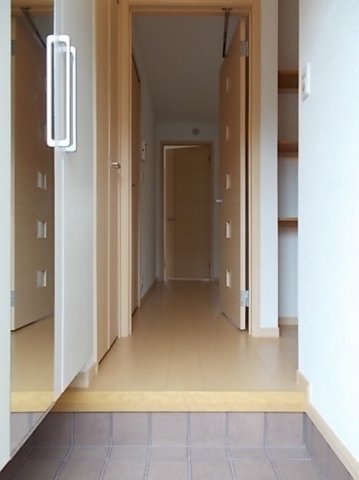玄関　シューズボックス付きの玄関です★