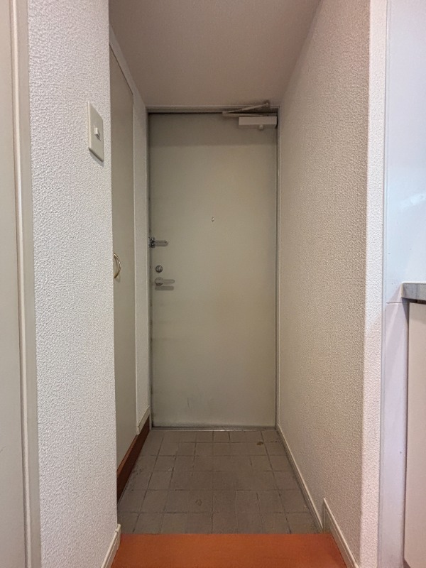 玄関　２０１号室　写真