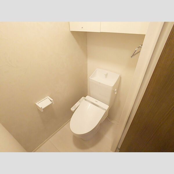 トイレ　温水洗浄便座