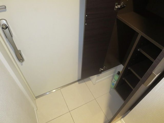 玄関　お部屋探しは株式会社　タウンハウジング　までお気軽にお問合…