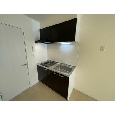 キッチン　別部屋参考写真です