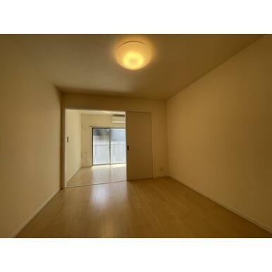 居室・リビング　別部屋参考写真です