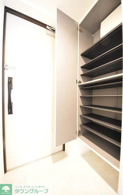 玄関　お部屋探しは株式会社　タウンハウジング　までお気軽にお問合…