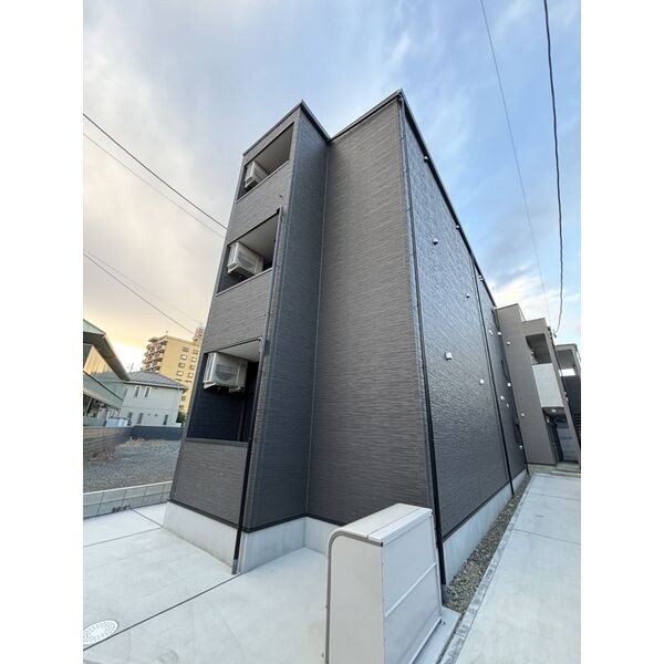 建物外観　外観　オートロック付　宅配ＢＯＸ有り