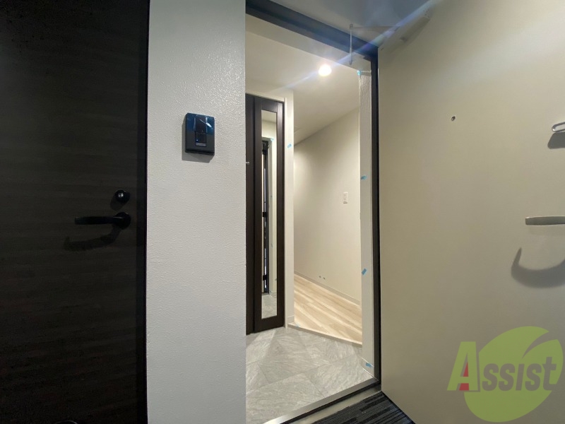 玄関　玄関です。ご覧の通り広々としていますね。