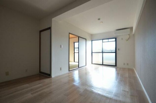 居室・リビング　室内写真はイメージです