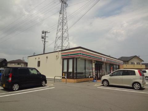その他　セブンイレブン松阪高町店（その他）まで577m
